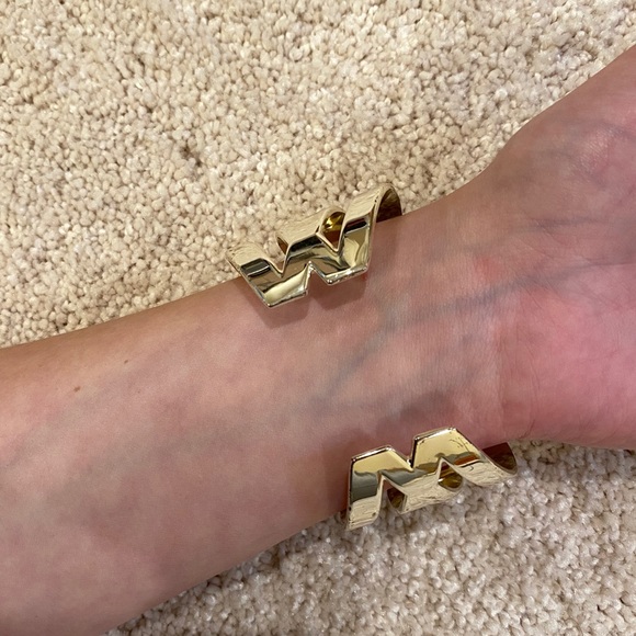 Cuff bracelet - Picture 2 of 2